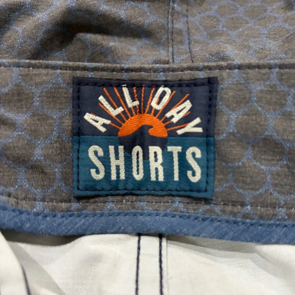 Faherty Slate Blue Scallop Patterned Flat-Front Shorts